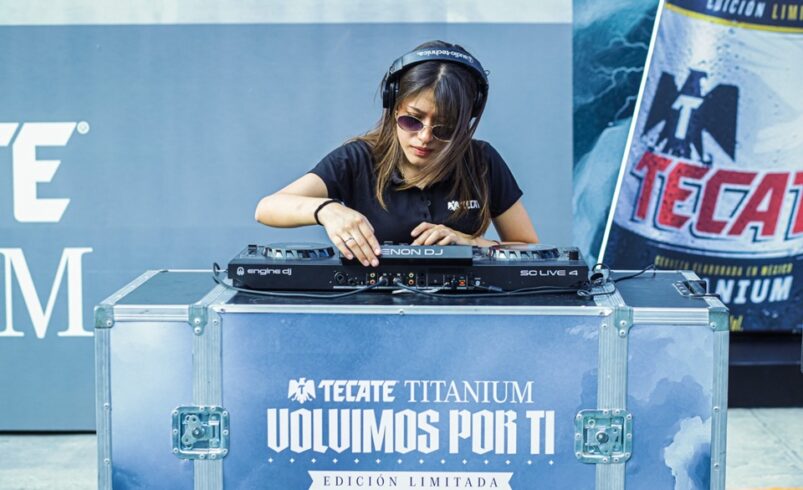 Tecate Titanium celebra su regreso después de 6 años caracterizando los Oxxo’s más importantes de Ciudad de México, Mérida y Monterrey