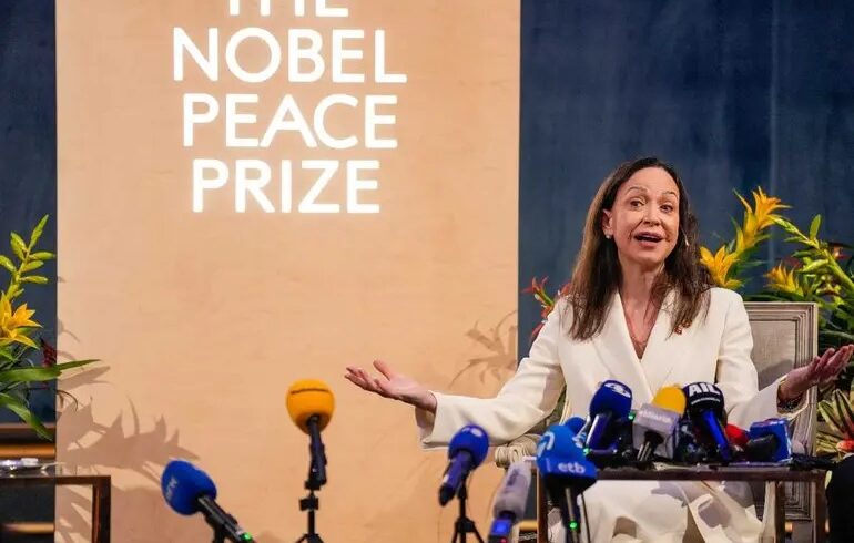 María Corina Machado dice que tuvo ayuda de EU para salir de Venezuela