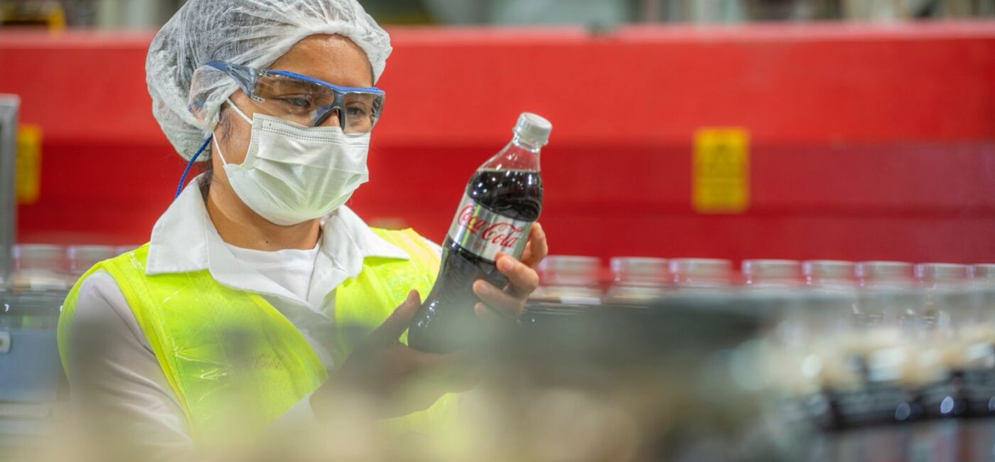 Industria Mexicana de Coca-Cola reconoce labor de millones de mexicanos; suma a la campaña «Hecho en México»