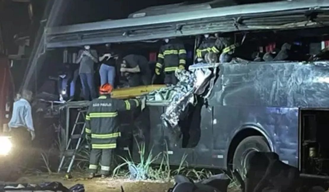 Accidente en carretera en Brasil deja 12 estudiantes muertos y 19 heridos