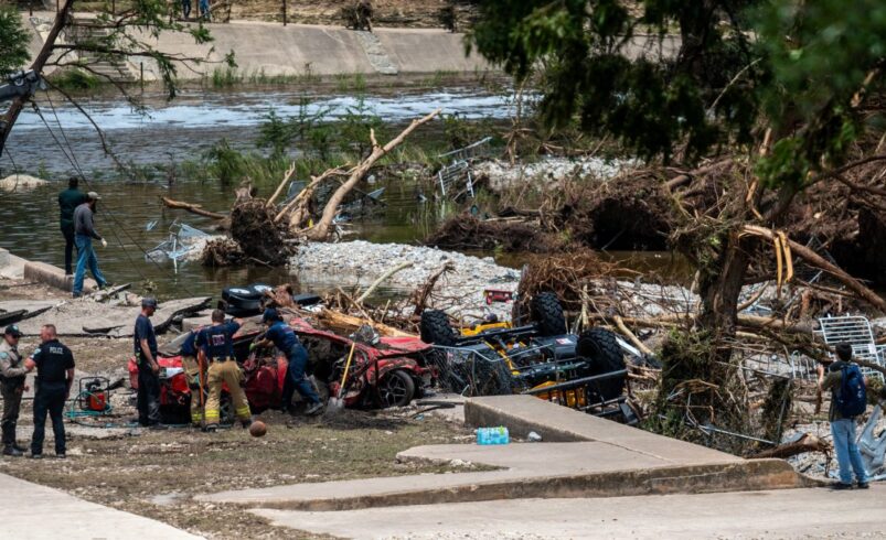 Desmienten solicitud de green card a rescatistas mexicanos tras inundaciones en Texas