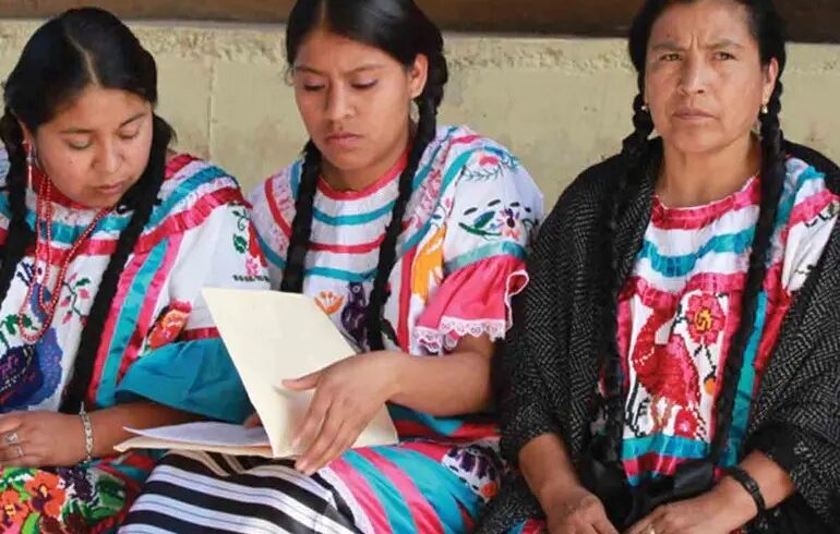En México 7.4 millones hablan lenguas indígenas… pero 6 de cada 10 están en riesgo de desaparece
