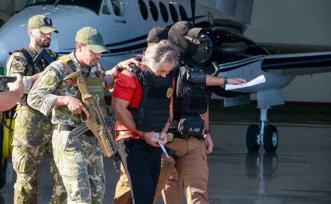Vuelo que traslada a Hernán Bermúdez a México hace escala en Colombia antes de llegar a Chiapas