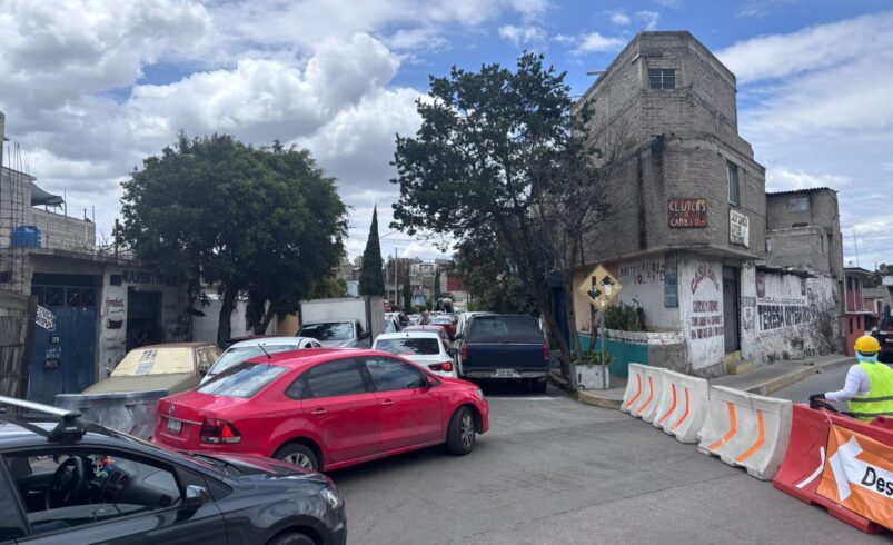Bloqueo en la Autopista México-Puebla Deja a Cientos Atrapados por Protesta Vecinal