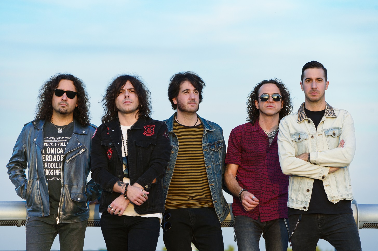 Whisky Caravan y Kutxi Romero de Marea incendian el rock en español con “Una y Otra Vez…”