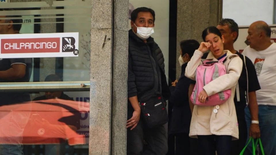 Metrobús CDMX prohíbe viajar con mochilas; aquí la explicación