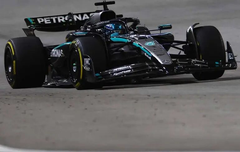 George Russell triunfa en Singapur sobre Verstappen y McLaren