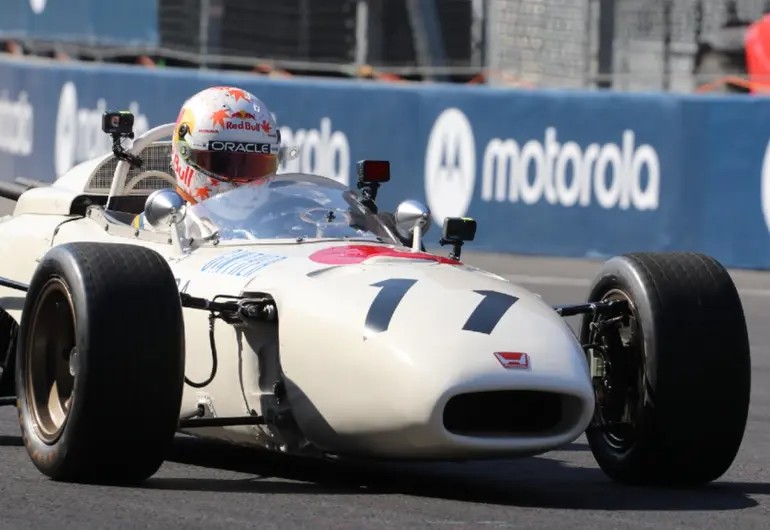 Honda celebra 60 años de su primera victoria en F1 con una emotiva exhibición en México