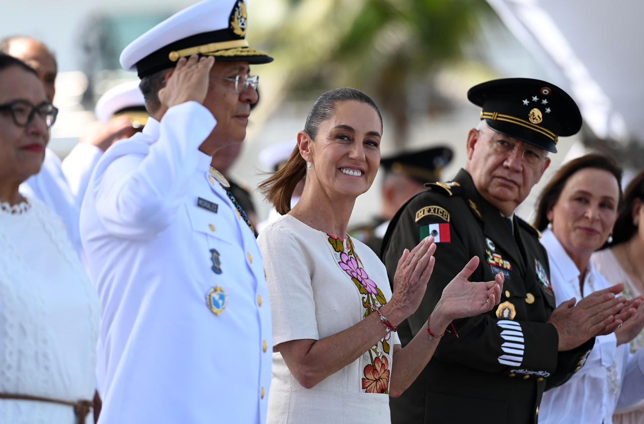Claudia Sheinbaum destaca que la soberanía se defiende día a día en el 204 aniversario de la Armada de México