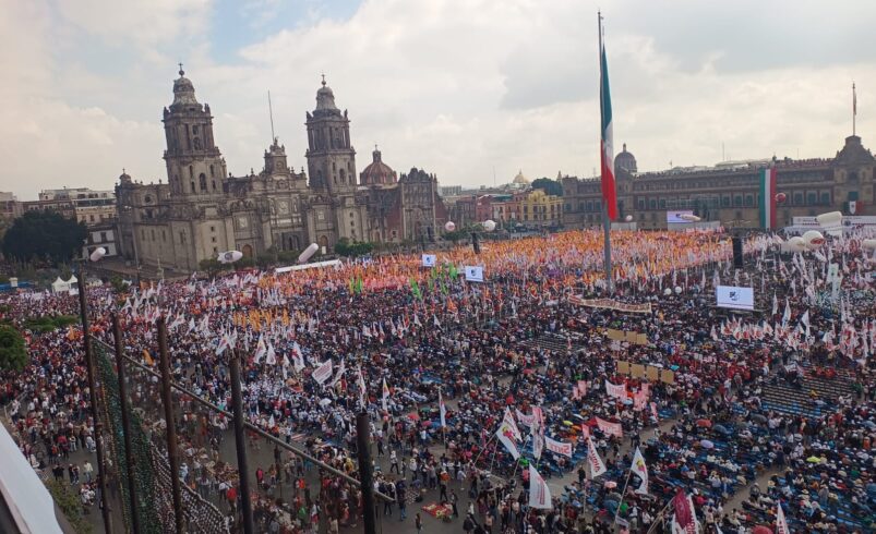 Acuden miles al Zócalo para escuhar a Sheinbaum