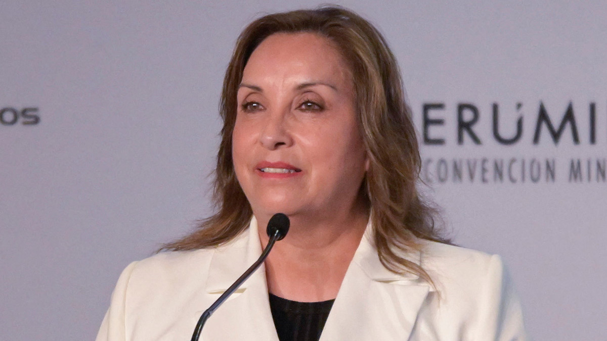 Congreso de Perú destituye a la presidenta Dina Boluarte