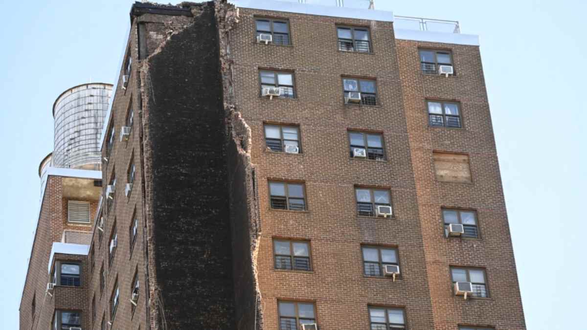 Se derrumba parcialmente un edificio en el Bronx, New York