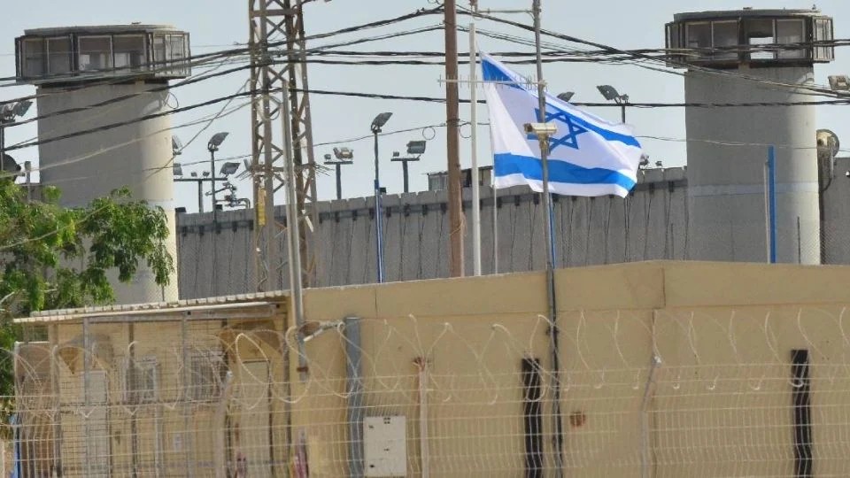 Israel traslada a dos cárceles a palestinos que serán liberados tras intercambio de rehenes