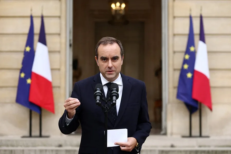 Renuncia primer ministro de Francia horas después de nombrar a su nuevo gabinete