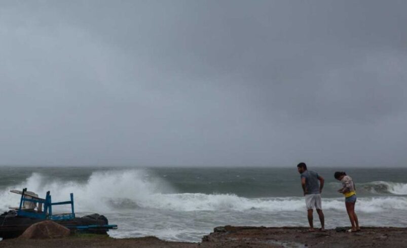 Priscilla mantiene alerta por lluvias torrenciales y oleaje elevado