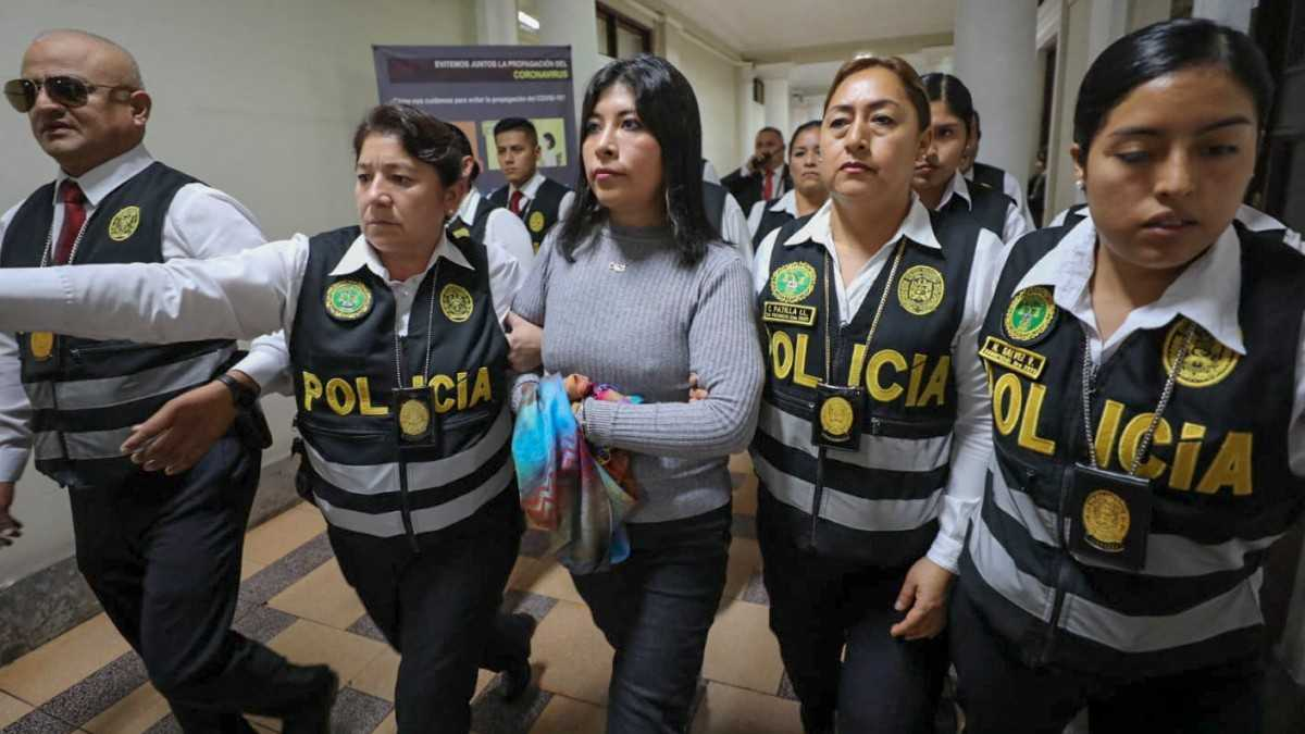 Perú ordena captura internacional de exprimera ministra Betssy Chávez