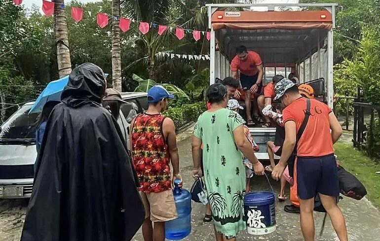Más de 150 mil evacuados en Filipinas ante inminente llegada de tifón