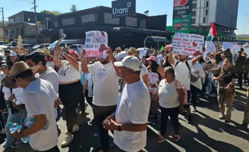 Inicia marcha con miles de asistentes en Uruapan para exigir justicia por el alcalde Carlos Manzo