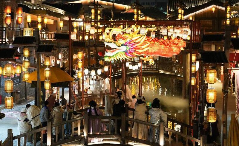 (Multimedia) Ampliación: Producción de servicios de China aumenta 5,4% en 2025