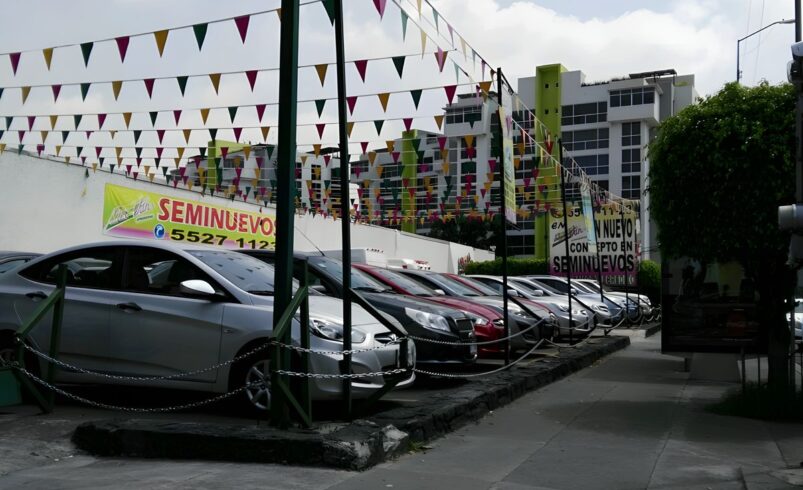 Adjudica Órgano de Administración Judicial 571 vehículos a proveedor consentido