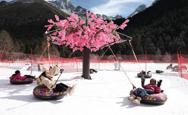 (Multimedia) China intensificará esfuerzos para promover consumo de servicios